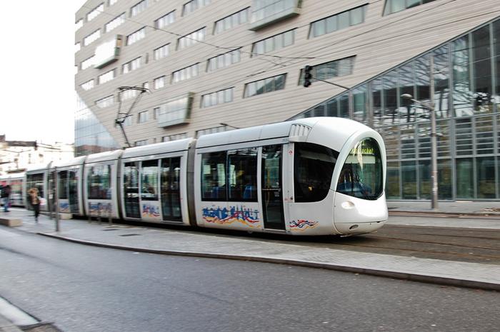 Lyon - CENTURY 21 Presqu'île Immobilier - Mobilité Douce - Transports en Commun - TGV - Centre-ville