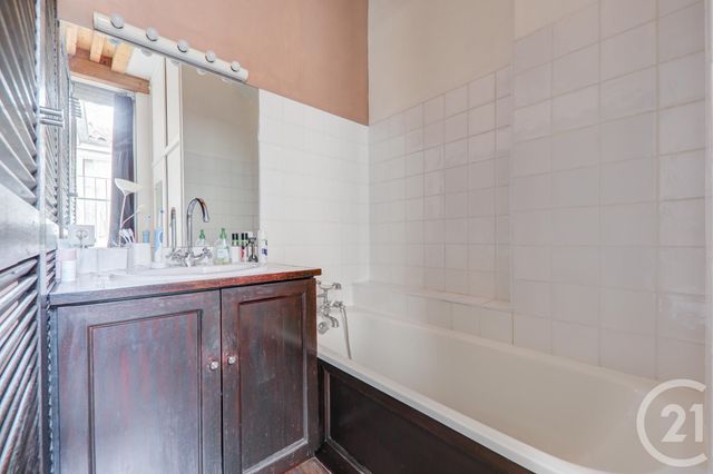 Appartement F3 à vendre - 3 pièces - 77.45 m2 - LYON - 69002 - RHONE-ALPES - Century 21 Presqu'Île Immobilier Appartement F3 à vendre - 3 pièces - 77.45 m2 - LYON - 69002 - RHONE-ALPES - Century 21 Presqu'Île Immobilier