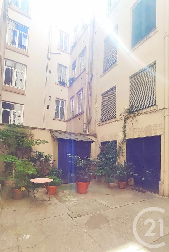 Appartement F2 à vendre - 2 pièces - 47.5 m2 - LYON - 69002 - RHONE-ALPES - Century 21 Presqu'Île Immobilier Appartement F2 à vendre - 2 pièces - 47.5 m2 - LYON - 69002 - RHONE-ALPES - Century 21 Presqu'Île Immobilier