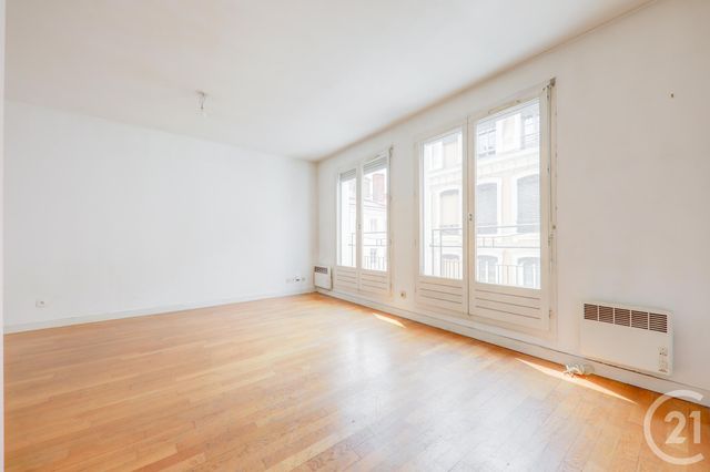 Studio à vendre - 1 pièce - 31.55 m2 - LYON - 69002 - RHONE-ALPES - Century 21 Presqu'Île Immobilier Studio à vendre - 1 pièce - 31.55 m2 - LYON - 69002 - RHONE-ALPES - Century 21 Presqu'Île Immobilier