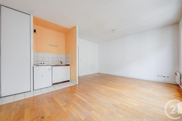 Studio à vendre - 1 pièce - 31.55 m2 - LYON - 69002 - RHONE-ALPES - Century 21 Presqu'Île Immobilier Studio à vendre - 1 pièce - 31.55 m2 - LYON - 69002 - RHONE-ALPES - Century 21 Presqu'Île Immobilier