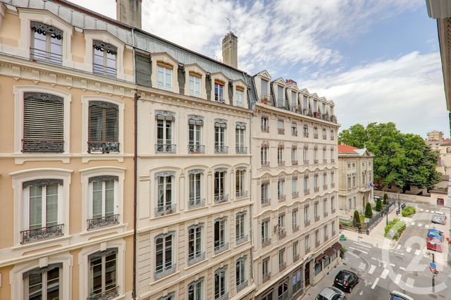 Studio à vendre - 1 pièce - 31.55 m2 - LYON - 69002 - RHONE-ALPES - Century 21 Presqu'Île Immobilier Studio à vendre - 1 pièce - 31.55 m2 - LYON - 69002 - RHONE-ALPES - Century 21 Presqu'Île Immobilier