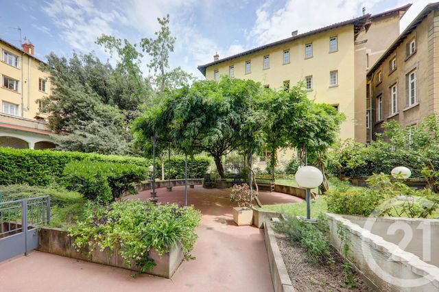 Studio à vendre - 1 pièce - 31.55 m2 - LYON - 69002 - RHONE-ALPES - Century 21 Presqu'Île Immobilier Studio à vendre - 1 pièce - 31.55 m2 - LYON - 69002 - RHONE-ALPES - Century 21 Presqu'Île Immobilier