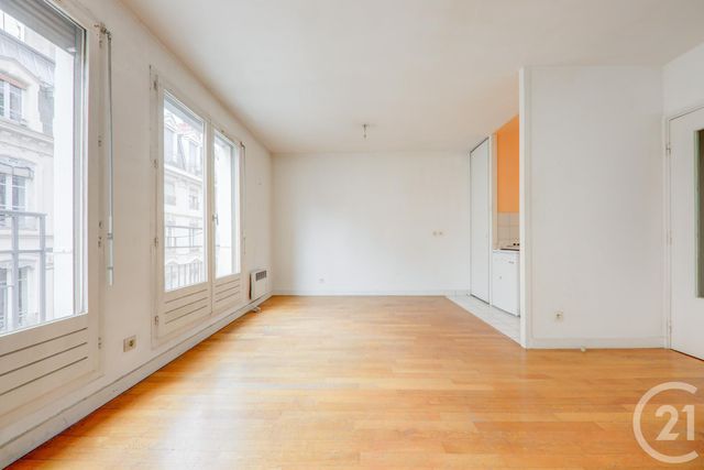 Studio à vendre - 1 pièce - 31.55 m2 - LYON - 69002 - RHONE-ALPES - Century 21 Presqu'Île Immobilier Studio à vendre - 1 pièce - 31.55 m2 - LYON - 69002 - RHONE-ALPES - Century 21 Presqu'Île Immobilier