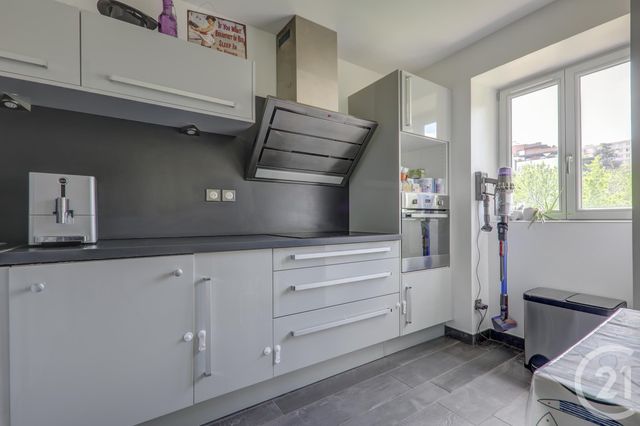 Appartement T4 à vendre - 4 pièces - 125.0 m2 - LYON - 69005 - RHONE-ALPES - Century 21 Presqu'Île Immobilier Appartement T4 à vendre - 4 pièces - 125.0 m2 - LYON - 69005 - RHONE-ALPES - Century 21 Presqu'Île Immobilier