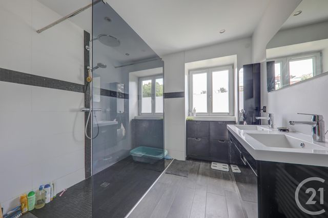 Appartement T4 à vendre - 4 pièces - 125.0 m2 - LYON - 69005 - RHONE-ALPES - Century 21 Presqu'Île Immobilier Appartement T4 à vendre - 4 pièces - 125.0 m2 - LYON - 69005 - RHONE-ALPES - Century 21 Presqu'Île Immobilier
