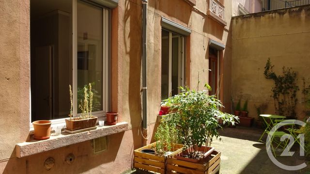 Appartement T2 à louer - 2 pièces - 47.31 m2 - LYON - 69001 - RHONE-ALPES - Century 21 Presqu'Île Immobilier Appartement T2 à louer - 2 pièces - 47.31 m2 - LYON - 69001 - RHONE-ALPES - Century 21 Presqu'Île Immobilier