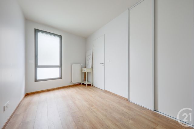 Appartement F4 à vendre - 4 pièces - 85.0 m2 - LYON - 69007 - RHONE-ALPES - Century 21 Presqu'Île Immobilier Appartement F4 à vendre - 4 pièces - 85.0 m2 - LYON - 69007 - RHONE-ALPES - Century 21 Presqu'Île Immobilier