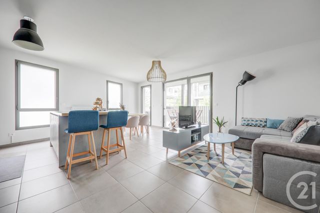 Appartement F4 à vendre - 4 pièces - 85.0 m2 - LYON - 69007 - RHONE-ALPES - Century 21 Presqu'Île Immobilier Appartement F4 à vendre - 4 pièces - 85.0 m2 - LYON - 69007 - RHONE-ALPES - Century 21 Presqu'Île Immobilier