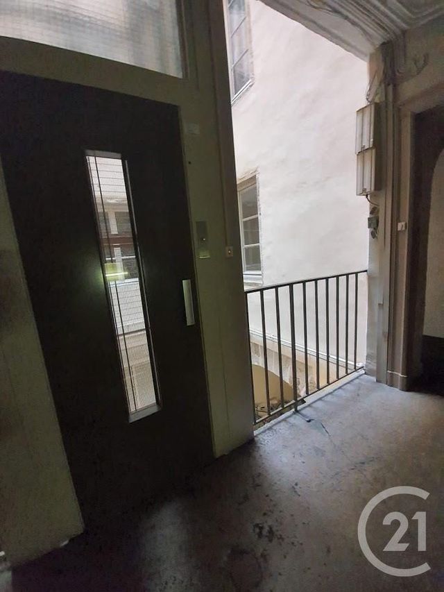 Appartement F1 à vendre - 1 pièce - 26.62 m2 - LYON - 69002 - RHONE-ALPES - Century 21 Presqu'Île Immobilier Appartement F1 à vendre - 1 pièce - 26.62 m2 - LYON - 69002 - RHONE-ALPES - Century 21 Presqu'Île Immobilier