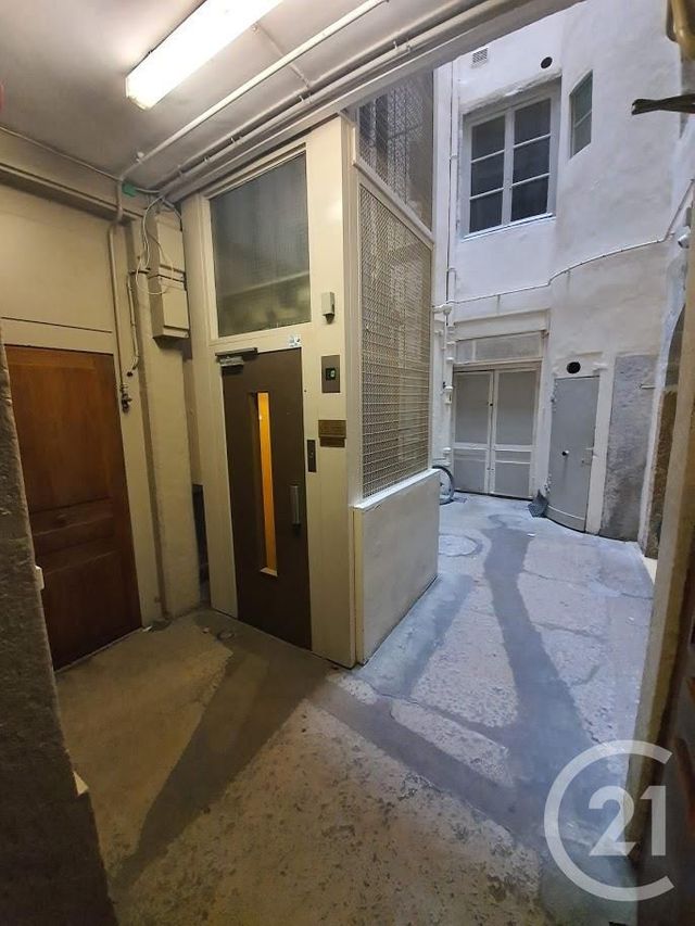 Appartement F1 à vendre - 1 pièce - 26.62 m2 - LYON - 69002 - RHONE-ALPES - Century 21 Presqu'Île Immobilier Appartement F1 à vendre - 1 pièce - 26.62 m2 - LYON - 69002 - RHONE-ALPES - Century 21 Presqu'Île Immobilier