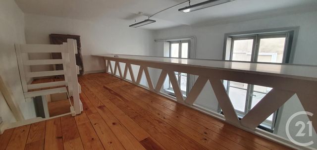 Afficher la photo en grand Appartement à louer - 2 pièces - 85.82 m2 - LYON - 69002 - RHONE-ALPES - Century 21 Presqu'Île Immobilier
