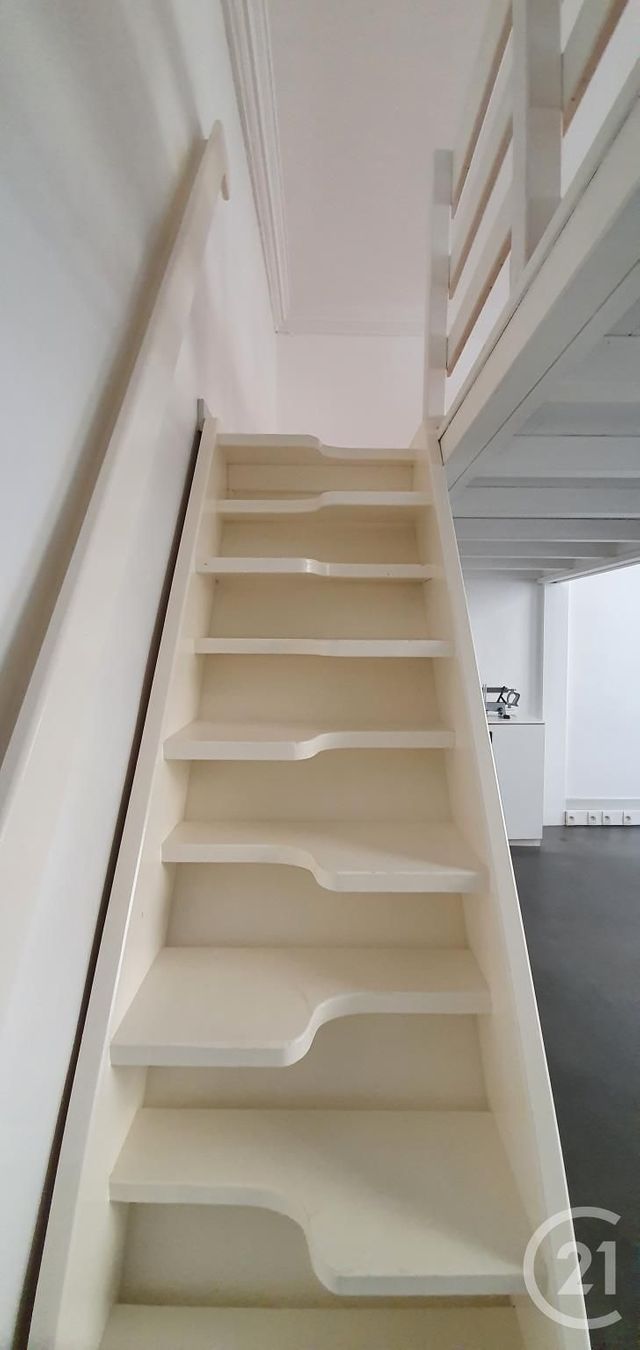 Afficher la photo en grand Appartement à louer - 2 pièces - 85.82 m2 - LYON - 69002 - RHONE-ALPES - Century 21 Presqu'Île Immobilier