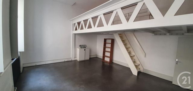 Afficher la photo en grand Appartement à louer - 2 pièces - 85.82 m2 - LYON - 69002 - RHONE-ALPES - Century 21 Presqu'Île Immobilier