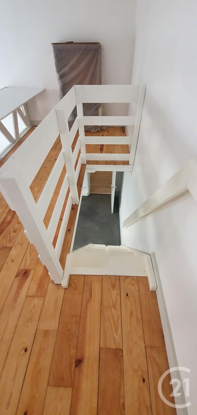 Afficher la photo en grand Appartement à louer - 2 pièces - 85.82 m2 - LYON - 69002 - RHONE-ALPES - Century 21 Presqu'Île Immobilier