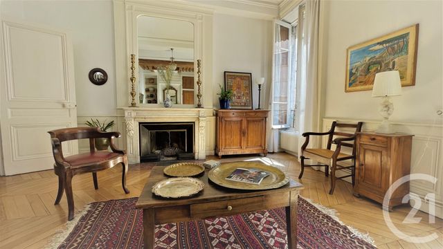 Afficher la photo en grand Appartement F4 à vendre - 4 pièces - 146.25 m2 - LYON - 69002 - RHONE-ALPES - Century 21 Presqu'Île Immobilier