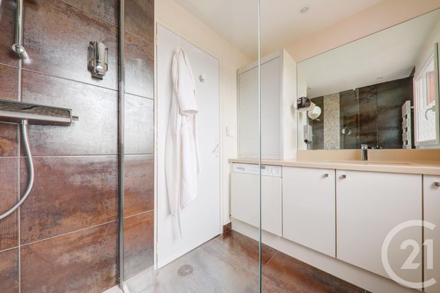Afficher la photo en grand Appartement F3 à vendre - 3 pièces - 88.43 m2 - LYON - 69006 - RHONE-ALPES - Century 21 Presqu'Île Immobilier