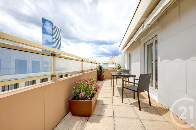 Afficher la photo en grand Appartement F3 à vendre - 3 pièces - 88.43 m2 - LYON - 69006 - RHONE-ALPES - Century 21 Presqu'Île Immobilier