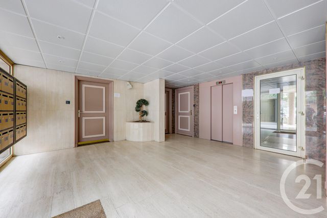 Afficher la photo en grand Appartement F3 à vendre - 3 pièces - 88.43 m2 - LYON - 69006 - RHONE-ALPES - Century 21 Presqu'Île Immobilier