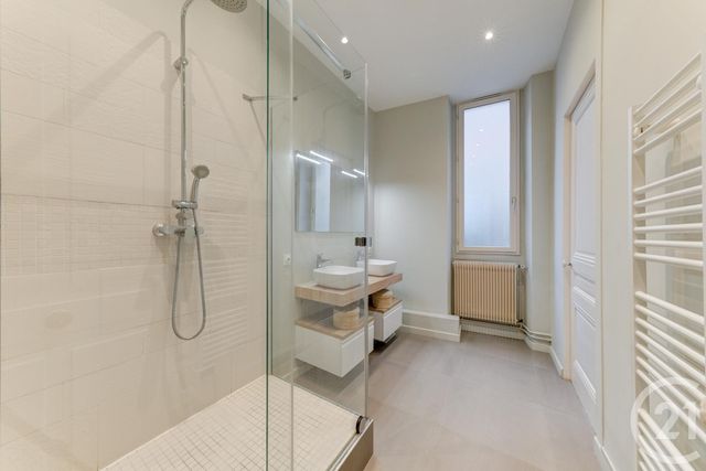 Appartement F2 à vendre - 2 pièces - 62.06 m2 - LYON - 69005 - RHONE-ALPES - Century 21 Presqu'Île Immobilier