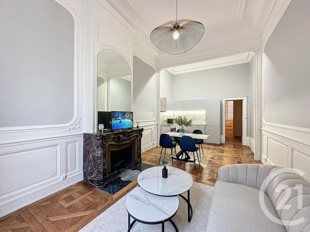 Afficher la photo en grand Appartement F2 bis à vendre - 2 pièces - 66.05 m2 - LYON - 69002 - RHONE-ALPES - Century 21 Presqu'Île Immobilier