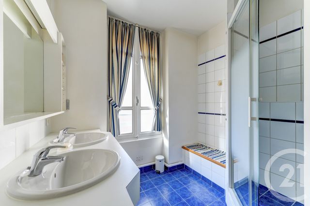 Appartement F5 à vendre - 5 pièces - 121.02 m2 - LYON - 69006 - RHONE-ALPES - Century 21 Presqu'Île Immobilier