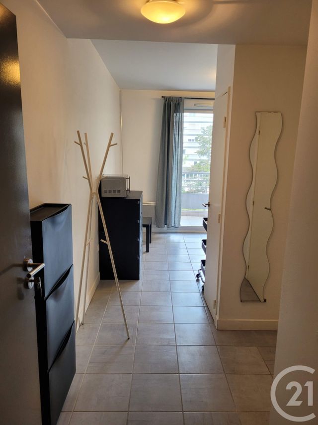Appartement Studio à louer - 1 pièce - 21.4 m2 - LYON - 69007 - RHONE-ALPES - Century 21 Presqu'Île Immobilier