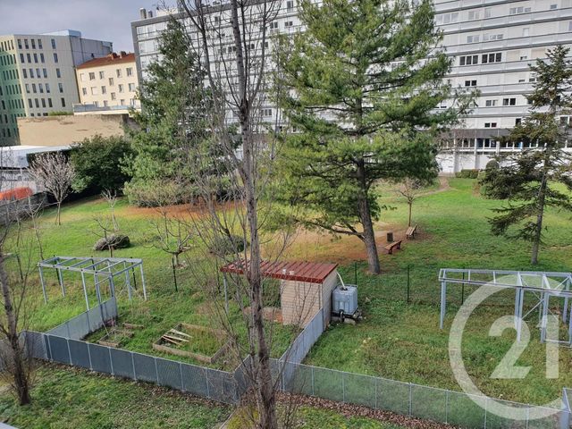 Appartement Studio à louer - 1 pièce - 21.4 m2 - LYON - 69007 - RHONE-ALPES - Century 21 Presqu'Île Immobilier