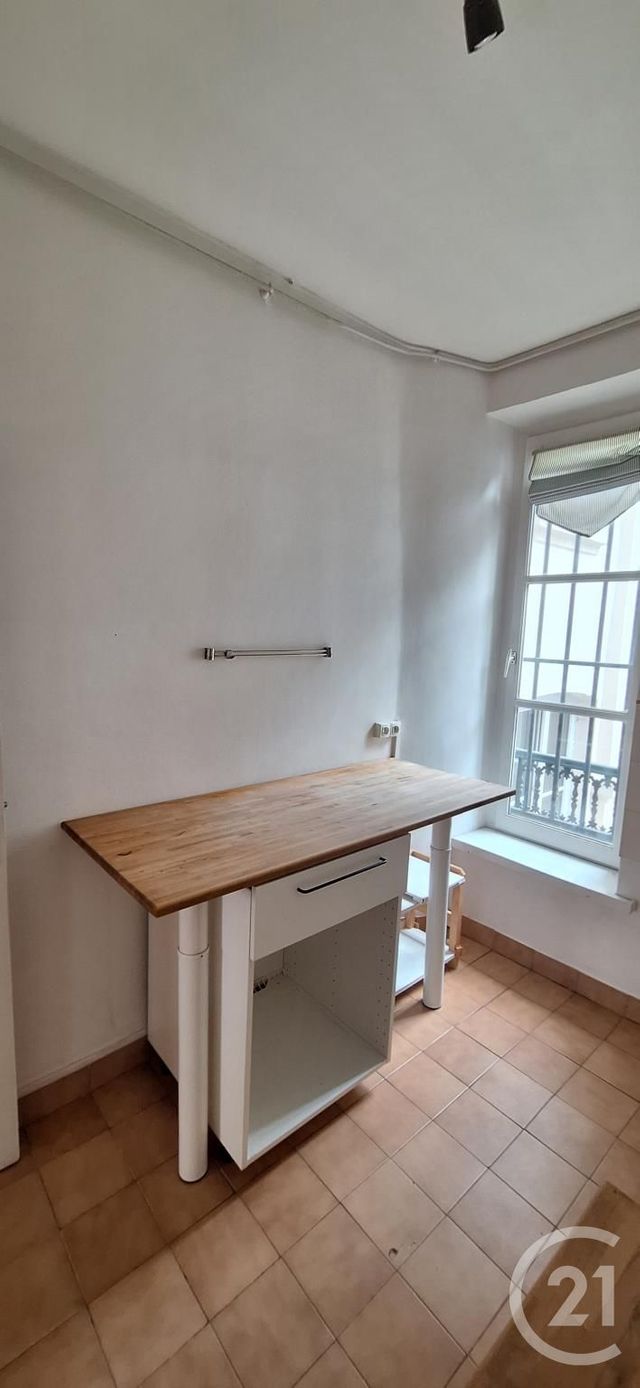 Afficher la photo en grand Appartement à louer - 2 pièces - 74.5 m2 - LYON - 69002 - RHONE-ALPES - Century 21 Presqu'Île Immobilier