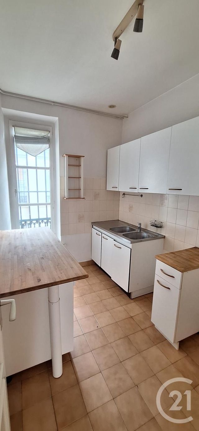 Afficher la photo en grand Appartement à louer - 2 pièces - 74.5 m2 - LYON - 69002 - RHONE-ALPES - Century 21 Presqu'Île Immobilier