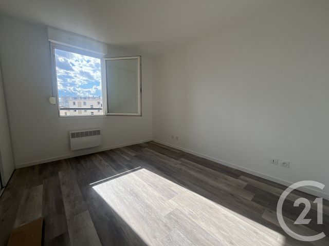 Afficher la photo en grand Appartement F2 à vendre - 2 pièces - 48.75 m2 - LYON - 69008 - RHONE-ALPES - Century 21 Presqu'Île Immobilier