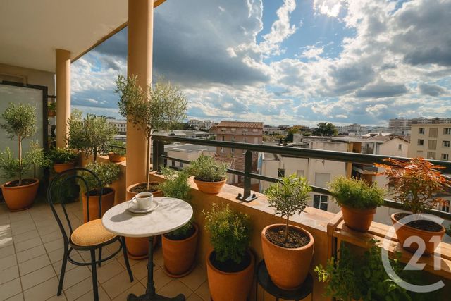 Appartement F2 à vendre - 2 pièces - 48.75 m2 - LYON - 69008 - RHONE-ALPES - Century 21 Presqu'Île Immobilier