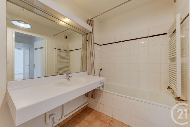 Appartement F3 à vendre - 3 pièces - 69.68 m2 - LYON - 69008 - RHONE-ALPES - Century 21 Presqu'Île Immobilier