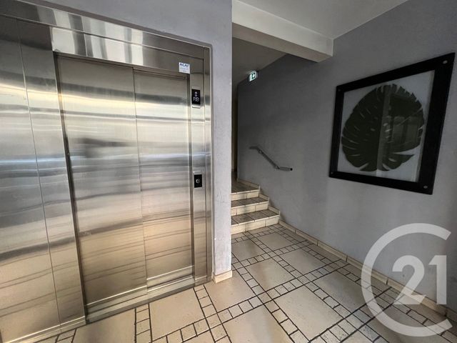 Afficher la photo en grand Appartement F3 à vendre - 3 pièces - 69.68 m2 - LYON - 69008 - RHONE-ALPES - Century 21 Presqu'Île Immobilier