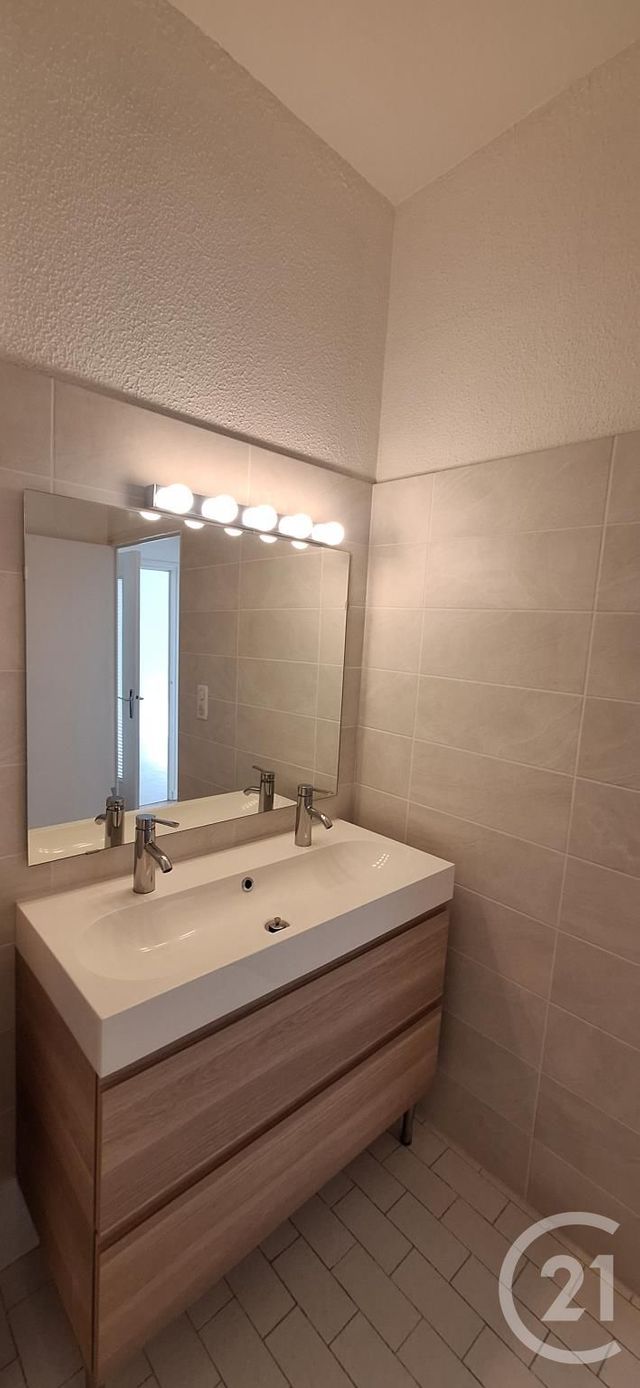 Appartement F3 à louer - 3 pièces - 66.49 m2 - LYON - 69002 - RHONE-ALPES - Century 21 Presqu'Île Immobilier