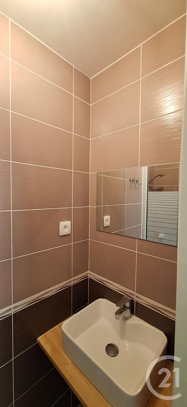 Appartement F3 à louer - 3 pièces - 81.85 m2 - LYON - 69002 - RHONE-ALPES - Century 21 Presqu'Île Immobilier