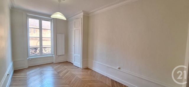 Appartement F3 à louer - 3 pièces - 81.85 m2 - LYON - 69002 - RHONE-ALPES - Century 21 Presqu'Île Immobilier