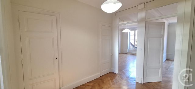 Appartement F3 à louer - 3 pièces - 81.85 m2 - LYON - 69002 - RHONE-ALPES - Century 21 Presqu'Île Immobilier