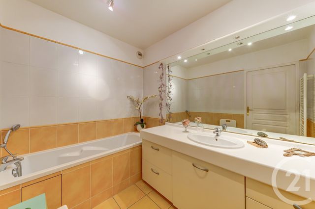 Appartement T3 à louer - 3 pièces - 92.76 m2 - LYON - 69005 - RHONE-ALPES - Century 21 Presqu'Île Immobilier