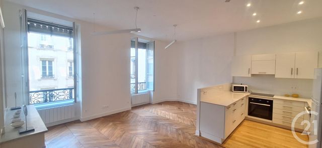 Appartement à louer - 3 pièces - 84.0 m2 - LYON - 69002 - RHONE-ALPES - Century 21 Presqu'Île Immobilier