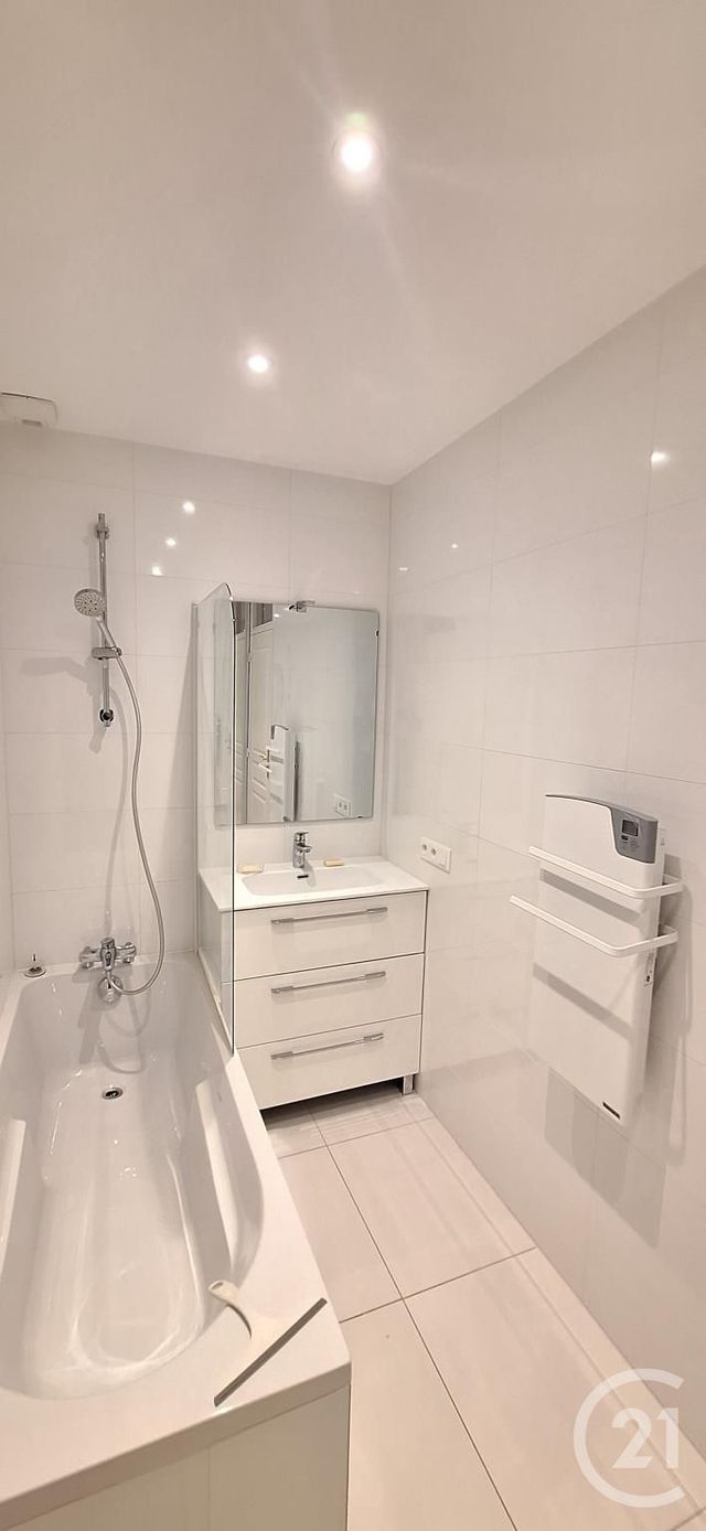 Appartement à louer - 3 pièces - 84.0 m2 - LYON - 69002 - RHONE-ALPES - Century 21 Presqu'Île Immobilier