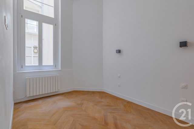 Appartement F3 à vendre - 3 pièces - 62.0 m2 - LYON - 69002 - RHONE-ALPES - Century 21 Presqu'Île Immobilier