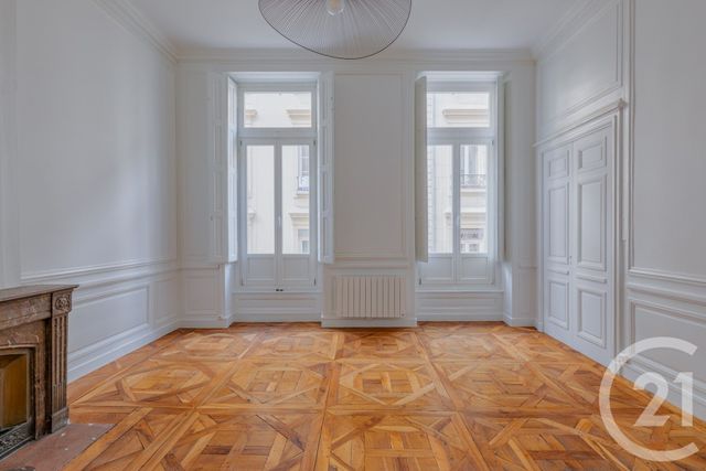 Appartement F3 à vendre - 3 pièces - 62.0 m2 - LYON - 69002 - RHONE-ALPES - Century 21 Presqu'Île Immobilier