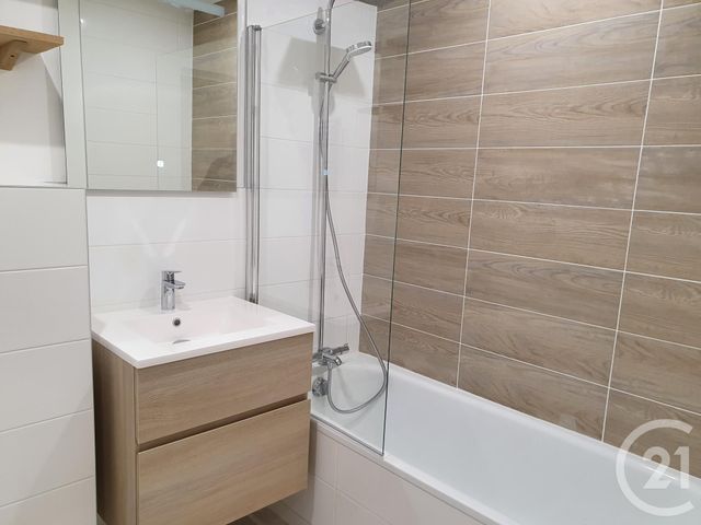 Appartement F4 à louer - 4 pièces - 80.35 m2 - LYON - 69002 - RHONE-ALPES - Century 21 Presqu'Île Immobilier