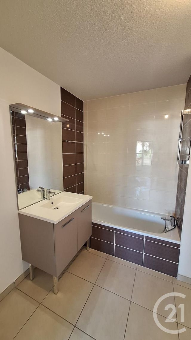 Appartement T2 à louer - 2 pièces - 41.9 m2 - LYON - 69009 - RHONE-ALPES - Century 21 Presqu'Île Immobilier