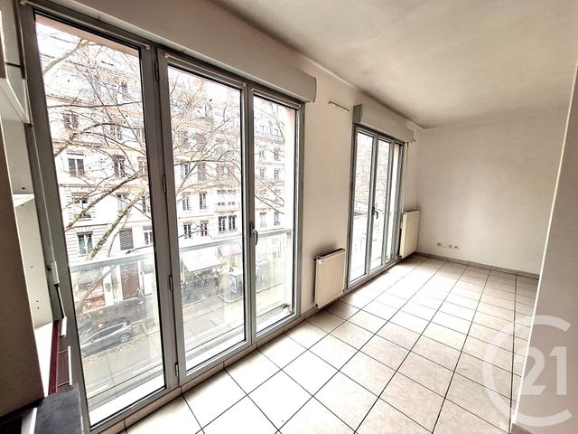 Appartement F2 à louer - 2 pièces - 49.6 m2 - LYON - 69007 - RHONE-ALPES - Century 21 Presqu'Île Immobilier