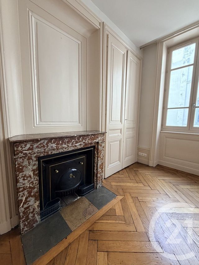 Appartement F2 à vendre - 2 pièces - 52.12 m2 - LYON - 69006 - RHONE-ALPES - Century 21 Presqu'Île Immobilier