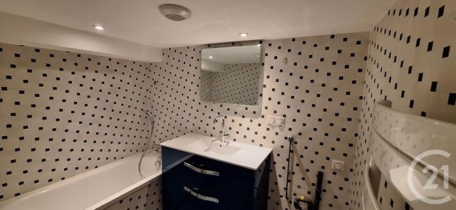 Appartement T1 à louer - 1 pièce - 50.4 m2 - LYON - 69001 - RHONE-ALPES - Century 21 Presqu'Île Immobilier